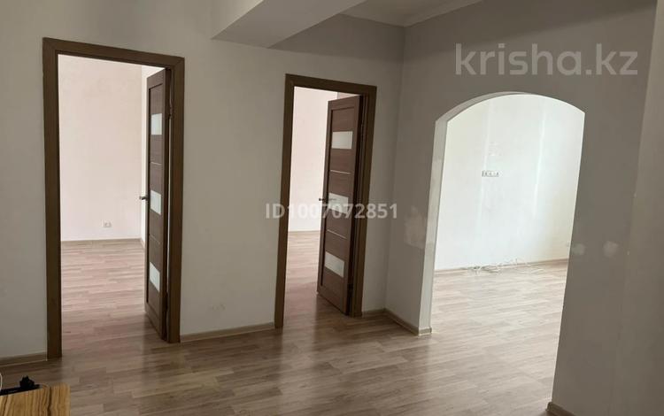 3-комнатная квартира · 83 м² · 7/9 этаж, Кошкарбаева за 270 000 ₸ в Астане, Алматы р-н — фото 2