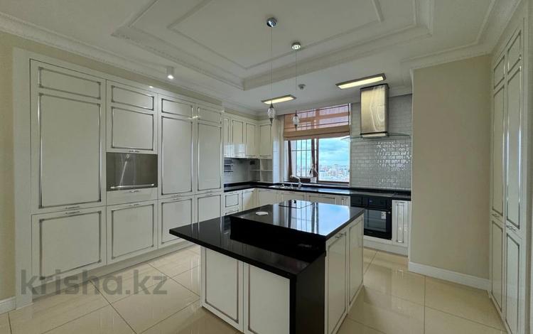 5-комнатная квартира · 250 м² · 23/24 этаж, Кошкарбаева за 180 млн 〒 в Астане — фото 2