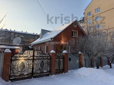 Жеке үй · 4 бөлме · 107 м² · 8 сот., Володарского — Казахский театр, бағасы: 72 млн ₸ в Петропавловске