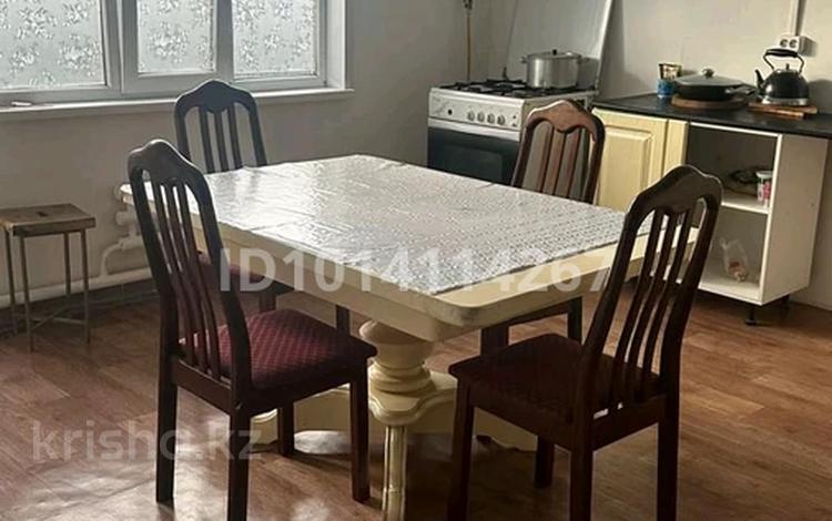 2 комнаты · 100 м² · 1/1 этаж, мкр Старый Аэропорт, Самал 47/1 — Алаш за 150 000 ₸ в Уральске — фото 2