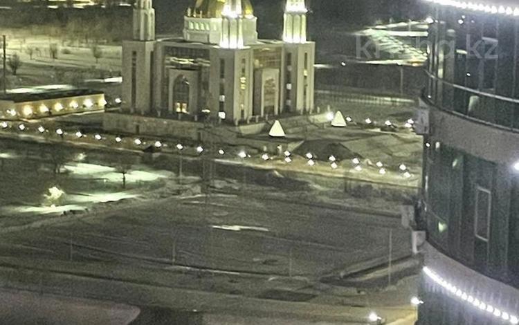 4-комнатная квартира · 140 м² · 19/25 этаж, мкр 11 112Б за 450 000 〒 в Актобе — фото 11