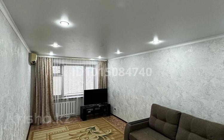 3-комнатная квартира · 68.8 м² · 4/5 этаж, мкр 4 19 за 25.2 млн ₸ в Уральске — фото 2