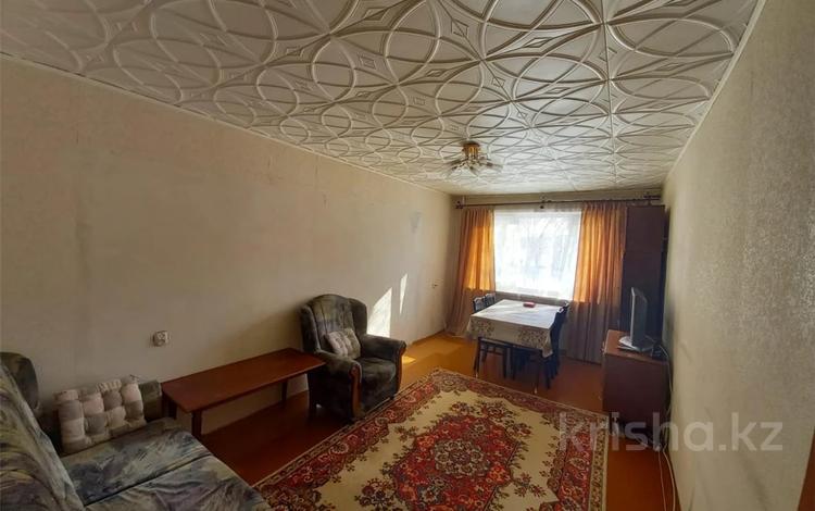 2-комнатная квартира, 48 м², 2/5 этаж, ул. Абая за 8.5 млн 〒 в Темиртау — фото 2