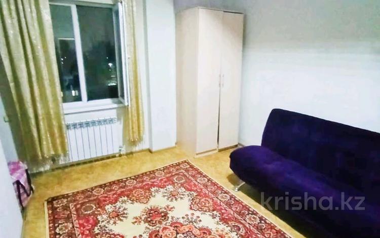 3-комнатная квартира, 54 м², 4/4 этаж помесячно, мкр Тастак-2 53 а