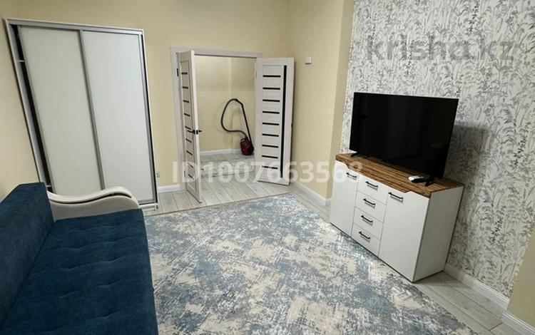 1-комнатная квартира · 46 м² · 13/18 этаж, Санжара Асфендиярова 11 за 260 000 〒 в Астане, Нура р-н — фото 2