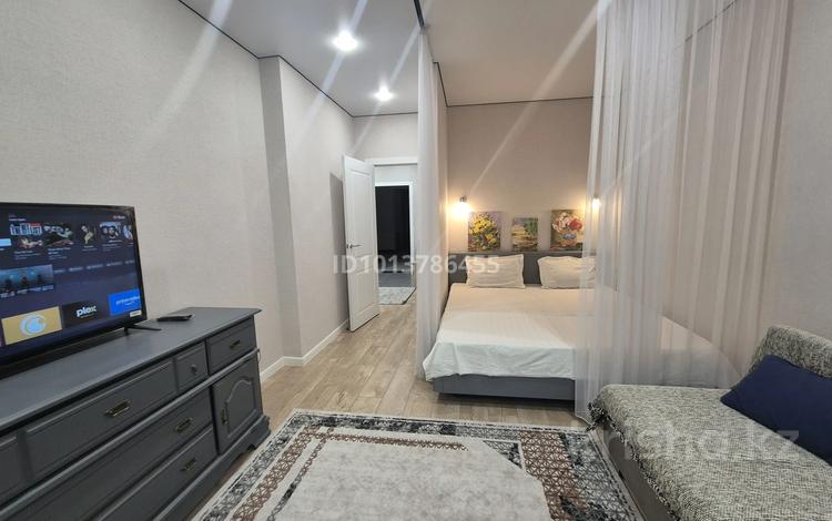 1-комнатная квартира · 50 м² · 21/25 этаж, Тауелсиздик 25 за 15 000 ₸ в Астане, Алматы р-н — фото 9