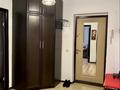 2-комнатная квартира, 60 м², 6/9 этаж помесячно, Жарбосынова 71 за 230 000 〒 в Атырау, мкр Ардагер — фото 18