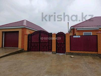 Отдельный дом · 4 комнаты · 120 м² · 10 сот., Республики 387 за 40 млн 〒 в Хромтау