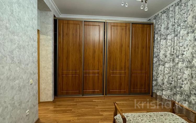 3-бөлмелі пәтер · 95 м² · 3/5 қабат, Бухар жырау 30, бағасы: 65 млн ₸ в Караганде, Казыбек би р-н — фото 2