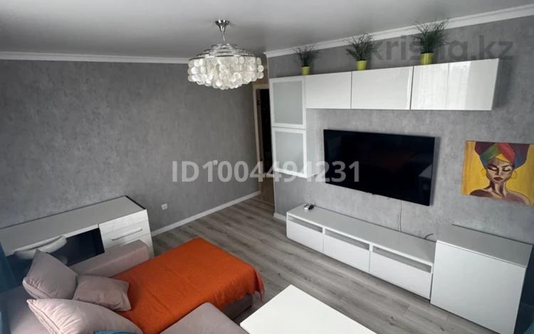 2-комнатная квартира · 53 м² · 8/12 этаж, Казыбек би 11 за 350 000 ₸ в Астане, Нура р-н — фото 2