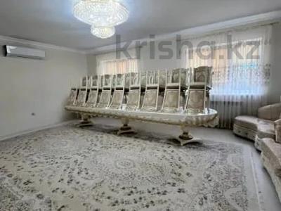 Отдельный дом · 6 комнат · 243 м² · 10 сот., Бейбарыс Султана 835 за 63 млн ₸ в Актобе, жилой массив Акжар-2