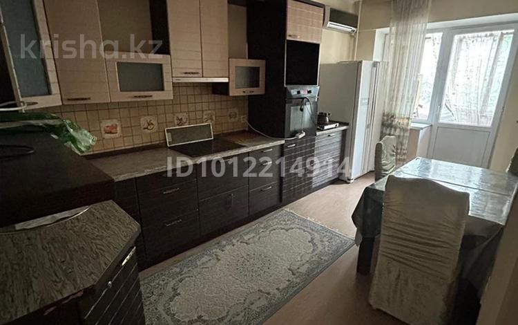 2-комнатная квартира · 54 м² · 2/5 этаж, ул. Есенова 13 за 270 000 ₸ в Алматы, Медеуский р-н — фото 2