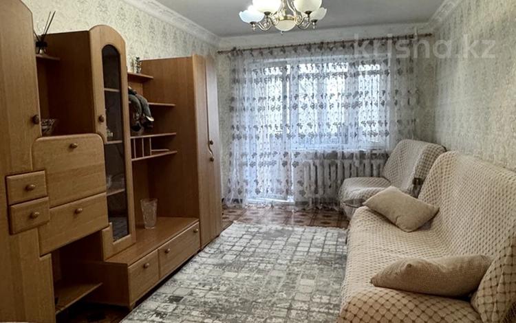 2-бөлмелі пәтер · 43.5 м² · 2/5 қабат, Майкудук, 17й микрорайон 43, бағасы: 12.5 млн ₸ в Караганде, Алихана Бокейханова р-н — фото 3