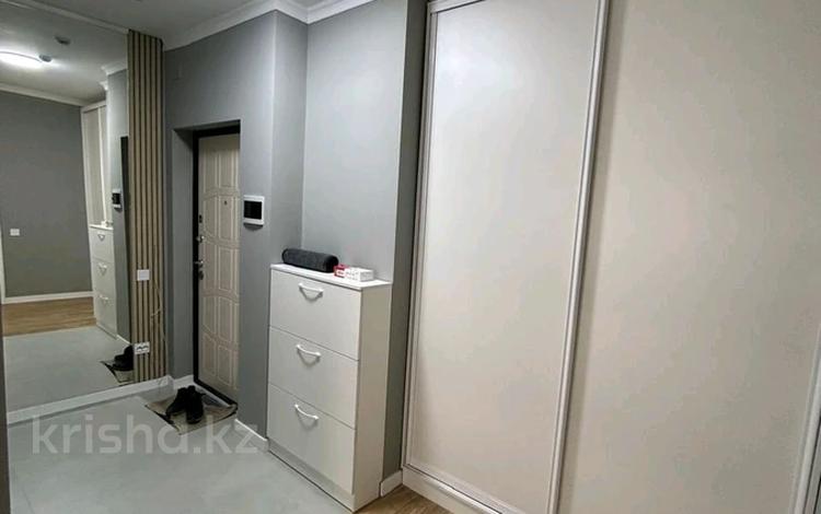 2-комнатная квартира, 57 м², 4 этаж помесячно, Жандосова 94А — Adk за 400 000 〒 в Алматы — фото 2
