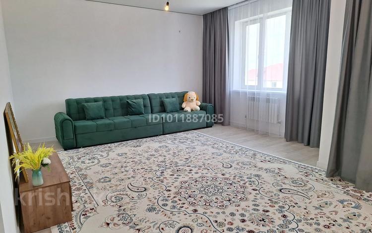 3-комнатная квартира · 101.4 м² · 4/4 этаж, мкр Мунайшы, Жанша Досмухамедова 16А за 300 000 ₸ в Атырау — фото 2