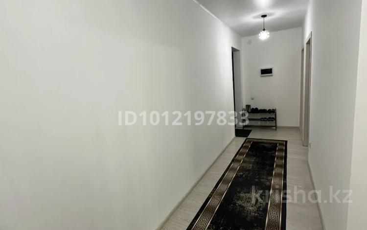 2-комнатная квартира · 70 м² · 10/10 этаж, мкр Шугыла 340/36к5 за 300 000 ₸ в Алматы, Наурызбайский р-н — фото 2