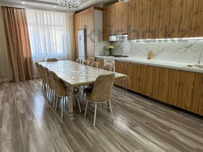 4-бөлмелі пәтер · 145 м² · 8/9 қабат, 17-й мкр 45, бағасы: 53 млн ₸ в Актау