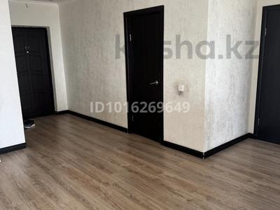 2-комнатная квартира · 96 м² · 16/16 этаж, Просп. Республики 40 за 250 000 ₸ в Караганде