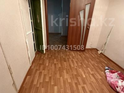 3-комнатная квартира · 48 м² · 5/5 этаж, мкр 5 — Есет батыра, недалеко от дастархана за 70 000 〒 в Актобе