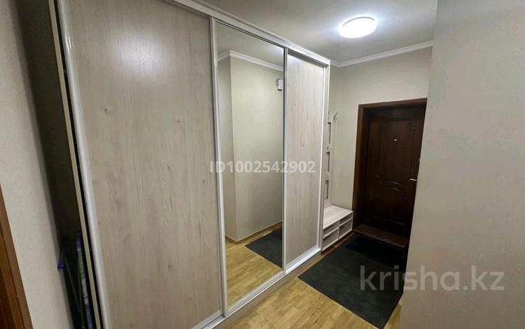 2-комнатная квартира · 53 м² · 3/12 этаж, мкр Самал-1 34 за 430 000 ₸ в Алматы, Медеуский р-н — фото 2