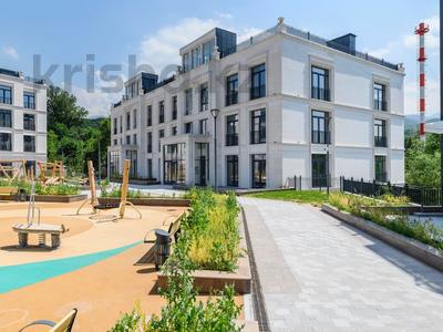 5-комнатная квартира · 245 м² · 1/3 этаж, Ондасынова 1/1 за 307 млн ₸ в Алматы, Медеуский р-н