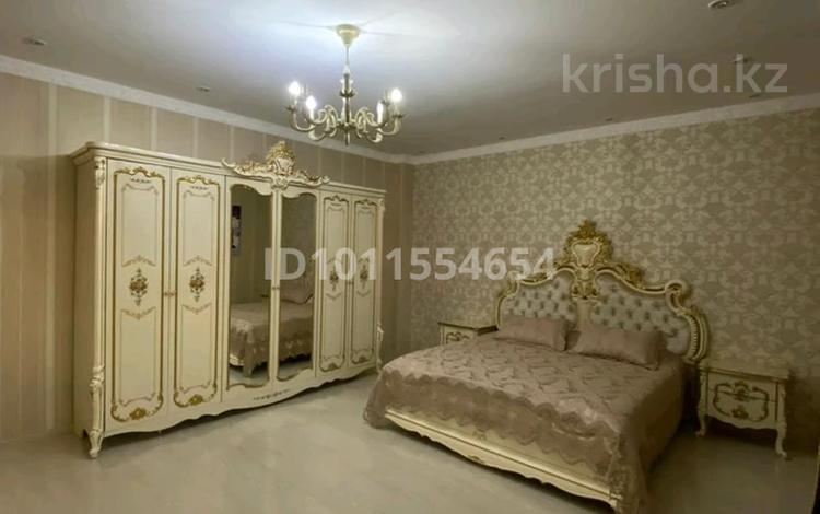 3-комнатная квартира · 175 м² · 6/10 этаж, Просп. Аль-Фараби 47/79 за 140 млн ₸ в Алматы, Бостандыкский р-н — фото 2