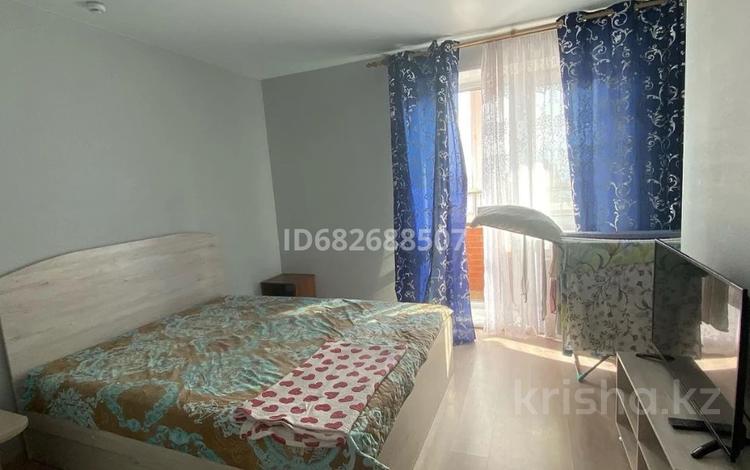 1-комнатная квартира · 60 м² · 3/10 этаж, Алии Молдагуловой 30б за 11 000 ₸ в Актобе — фото 2