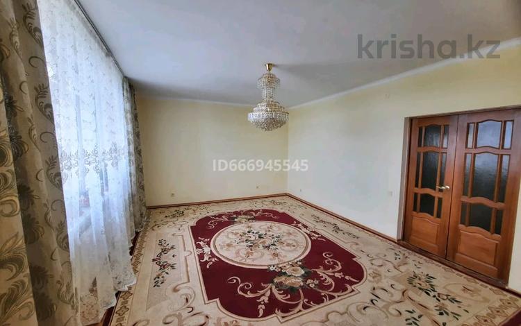 3-бөлмелі пәтер, 120 м², 8/9 қабат, мкр Центральный 107 — Кулманова, бағасы: 47 млн 〒 в Атырау, мкр Центральный — фото 3