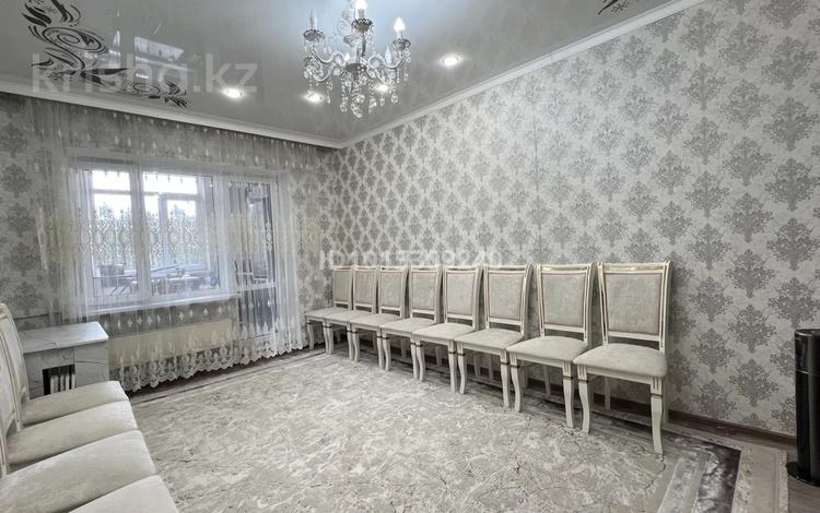 3-комнатная квартира · 64 м² · 5/5 этаж, мкр Аулие-Ата, Казыбек би 143 за 26 млн ₸ в Таразе — фото 2