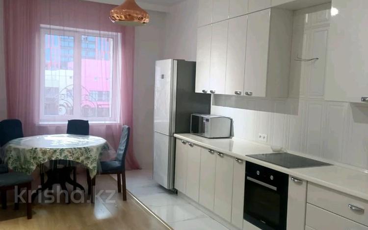 2-бөлмелі пәтер, 80 м², 4/6 қабат ай сайын, Алихана Бокейханова 27, бағасы: 280 000 〒 в Астане, Есильский р-н — фото 2