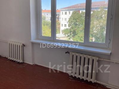 3-бөлмелі пәтер · 51.4 м² · 5/5 қабат, Бауыржан Момышұлы 55, бағасы: 8 млн 〒 в Кентау