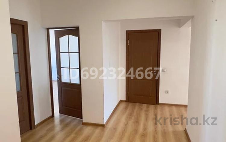 2-бөлмелі пәтер · 76.3 м² · 9/9 қабат, мкр Аксай-4 121, бағасы: 49 млн ₸ в Алматы, Ауэзовский р-н — фото 4