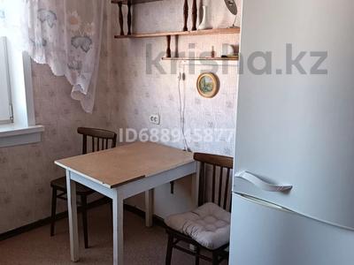 2-комнатная квартира, 54 м², 8/10 этаж помесячно, мкр Юго-Восток, Мкр Степной 4 11 — Напротив фабрики мороженого Айза за 140 000 〒 в Караганде, Казыбек би р-н