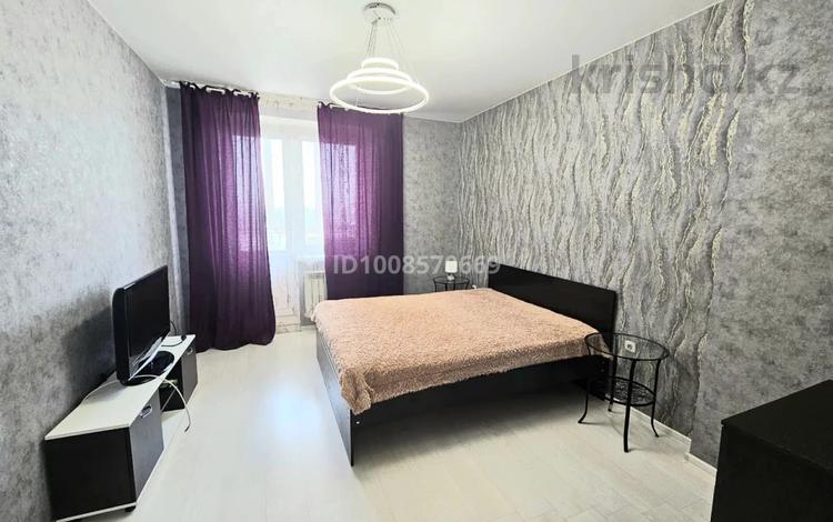 1-бөлмелі пәтер · 50 м² · 5/16 қабат, Б. Момышұлы 12, бағасы: 10 000 ₸ в Астане, Алматы р-н — фото 2