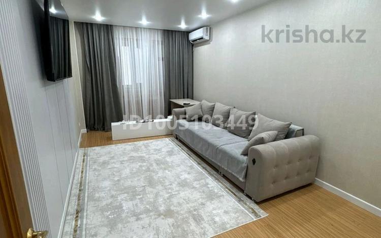 3-комнатная квартира · 77 м² · 2/5 этаж, 14-й мкр 19 за 300 000 ₸ в Актау — фото 2