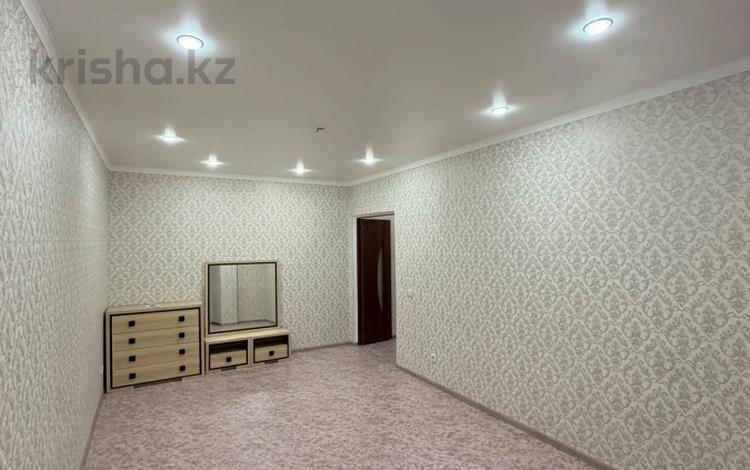 2-бөлмелі пәтер · 62.2 м² · 1/9 қабат, Бирлик, бағасы: 20 млн ₸ в Уральске — фото 2