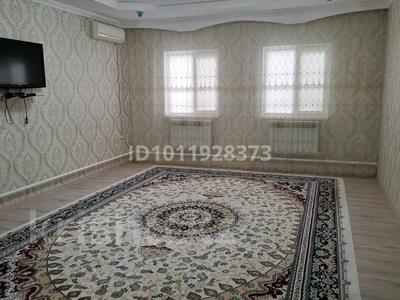 Отдельный дом · 5 комнат · 180 м² · 8 сот., Жулдыз 1 — Жулдыз 1 за 37 млн ₸ в Атырау, мкр Авангард-2