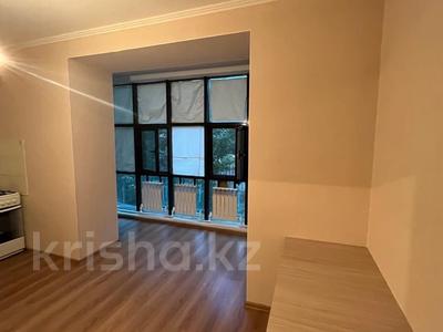 2-бөлмелі пәтер · 85 м² · 1/5 қабат, Алтын орда ш/а. 10Г, к 1 — Таулсыздык 16, бағасы: 135 000 ₸ в Актобе, мкр. Алтын орда
