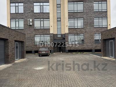2-бөлмелі пәтер · 60 м² · 4/4 қабат, мкр Кадыра Мырза-Али, Базарбай жуманиязова, бағасы: 34 млн ₸ в Уральске