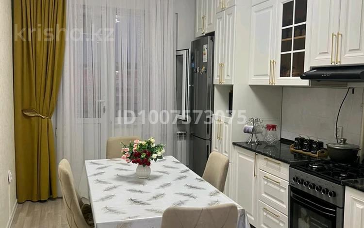 3-бөлмелі пәтер · 77 м² · 4/5 қабат, мкр Улы Дала 47, бағасы: 24 млн ₸ в Таразе — фото 2