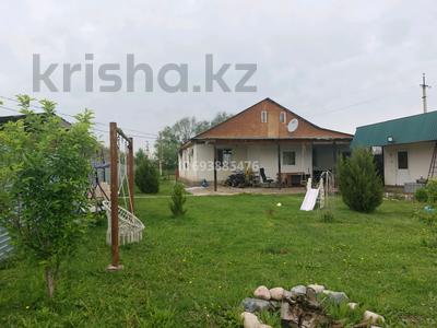 Отдельный дом • 4 комнаты • 160 м² • 2700 сот., Озеро Атамекен 1 за ~ 49.8 млн 〒 в Караой