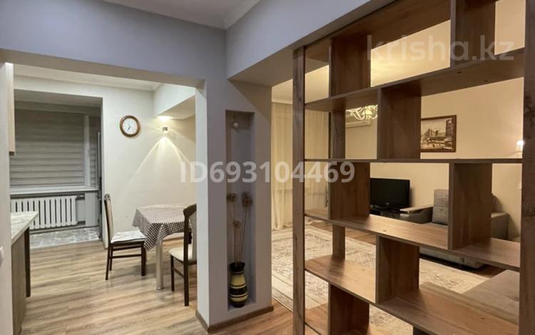 3-бөлмелі пәтер, 80 м², 1/4 қабат ай сайын, Гоголя каирбекова, бағасы: 600 000 〒 в Алматы, Медеуский р-н — фото 2