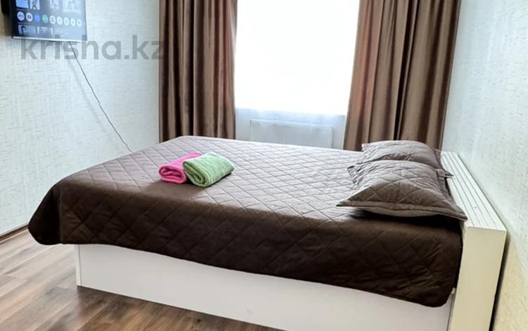 1-комнатная квартира · 45 м² · 9/9 этаж, мкр Юго-Восток, Шахтеров 25 за 2 000 ₸ в Караганде, Казыбек би р-н — фото 2