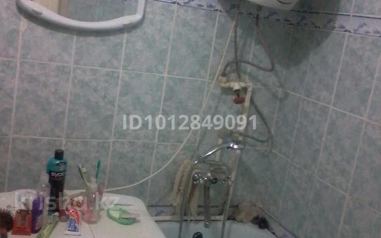 2-бөлмелі пәтер · 48 м² · 4/5 қабат, мкр Михайловка , Осевая, бағасы: 8 млн ₸ в Караганде, Казыбек би р-н — фото 2