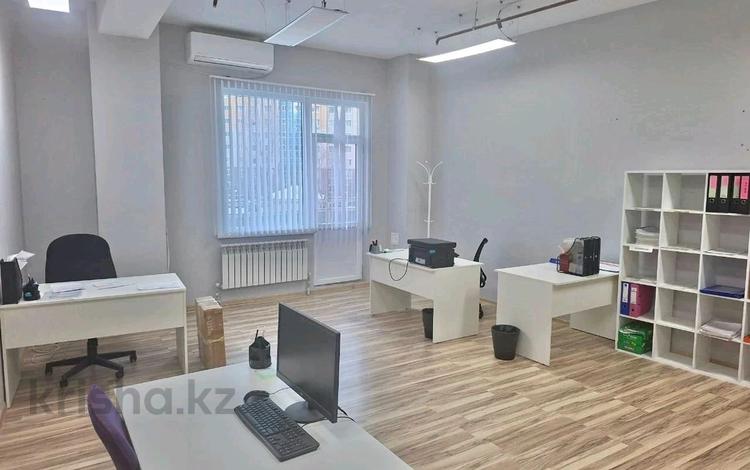 Офисы · 43 м² за 370 000 ₸ в Астане, Есильский р-н — фото 70