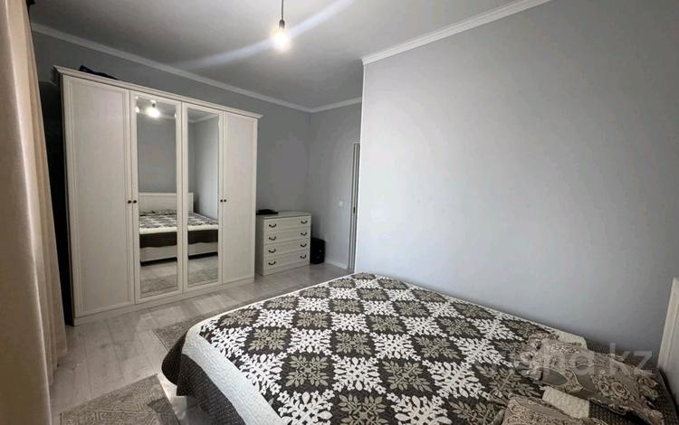 2-комнатная квартира · 56 м² · 5/5 этаж, мкр Улы Дала 17 — С НОВ. МЕБЕЛЬЮ И ТЕХНИКОЙ за 15.9 млн ₸ в Таразе — фото 10