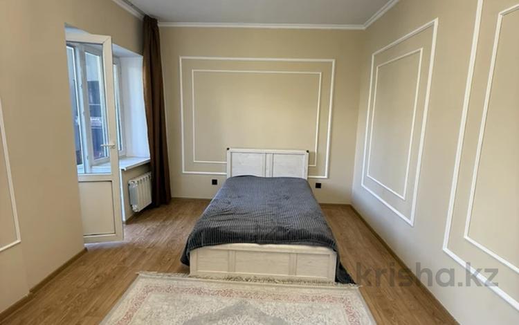 1-комнатная квартира · 42 м² · 5/5 этаж, мкр Жетысу-4 за 200 000 ₸ в Алматы, Ауэзовский р-н — фото 2