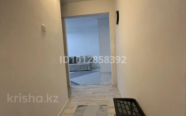 1-комнатная квартира · 36 м² · 4 этаж, Микрорайон 17 А 10 за 10 000 ₸ в Балхаше — фото 2
