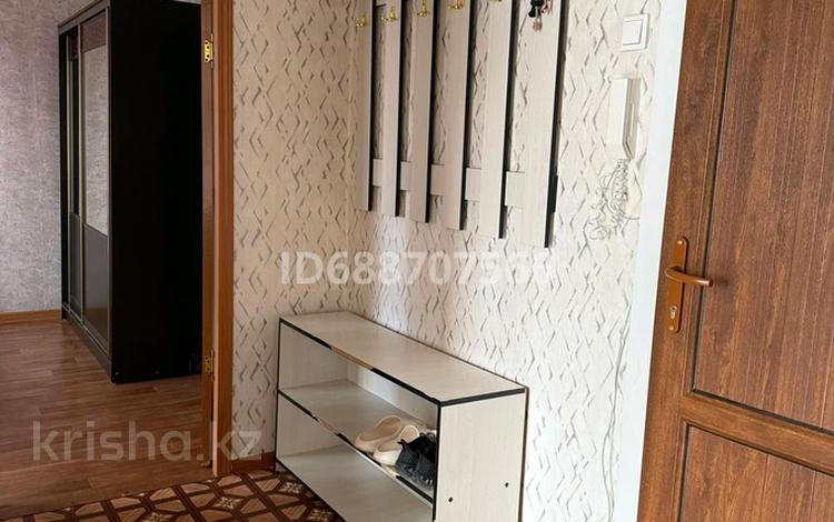 2-бөлмелі пәтер · 56 м² · 3/9 қабат, Докучаева — Над, бағасы: 170 000 ₸ в Семее — фото 15