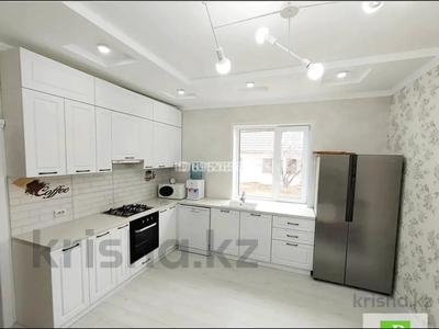 Отдельный дом · 6 комнат · 205 м² · 8.4 сот., мкр Кунаева, Мкрн. Бәйтерек, Өркен — Мкрн. Бәйтерек, Өркен за 90 млн 〒 в Уральске